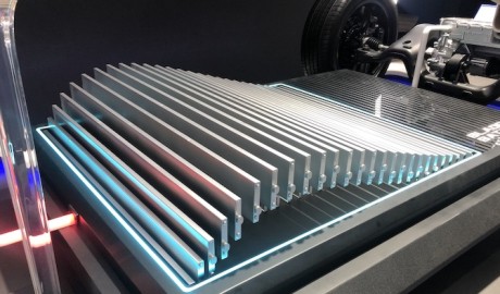 刀片(piàn)電池(chí)注液 刀(dāo)片電池注(zhù)液